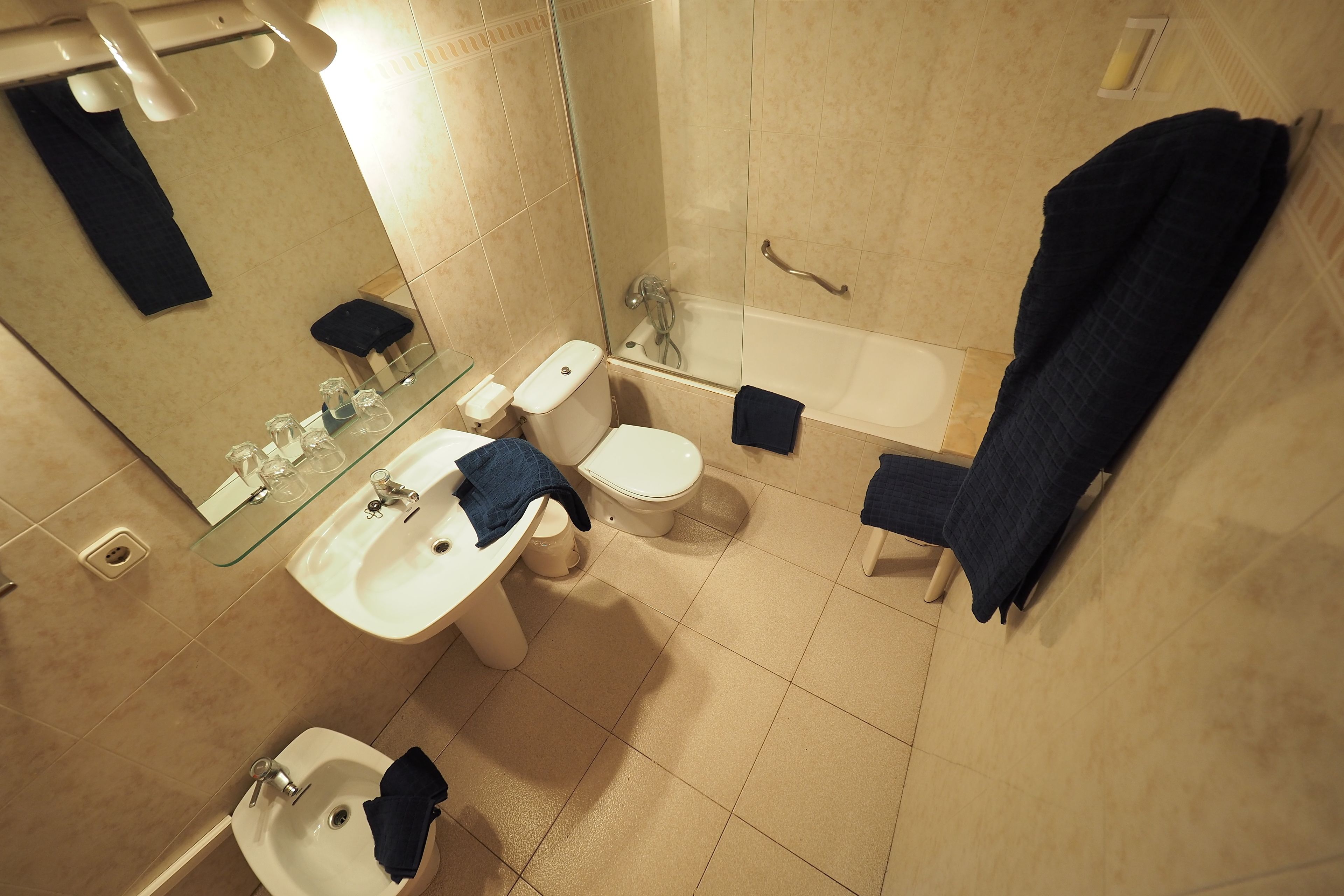 triple room, balcony | iron/ironing board, free wifi, bed sheets