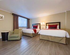 Premium Room, 2 Double Beds | Individually decorated, individually furnished, desk, iron/ironing board - Exe Alameda Reforma (Mexico City)