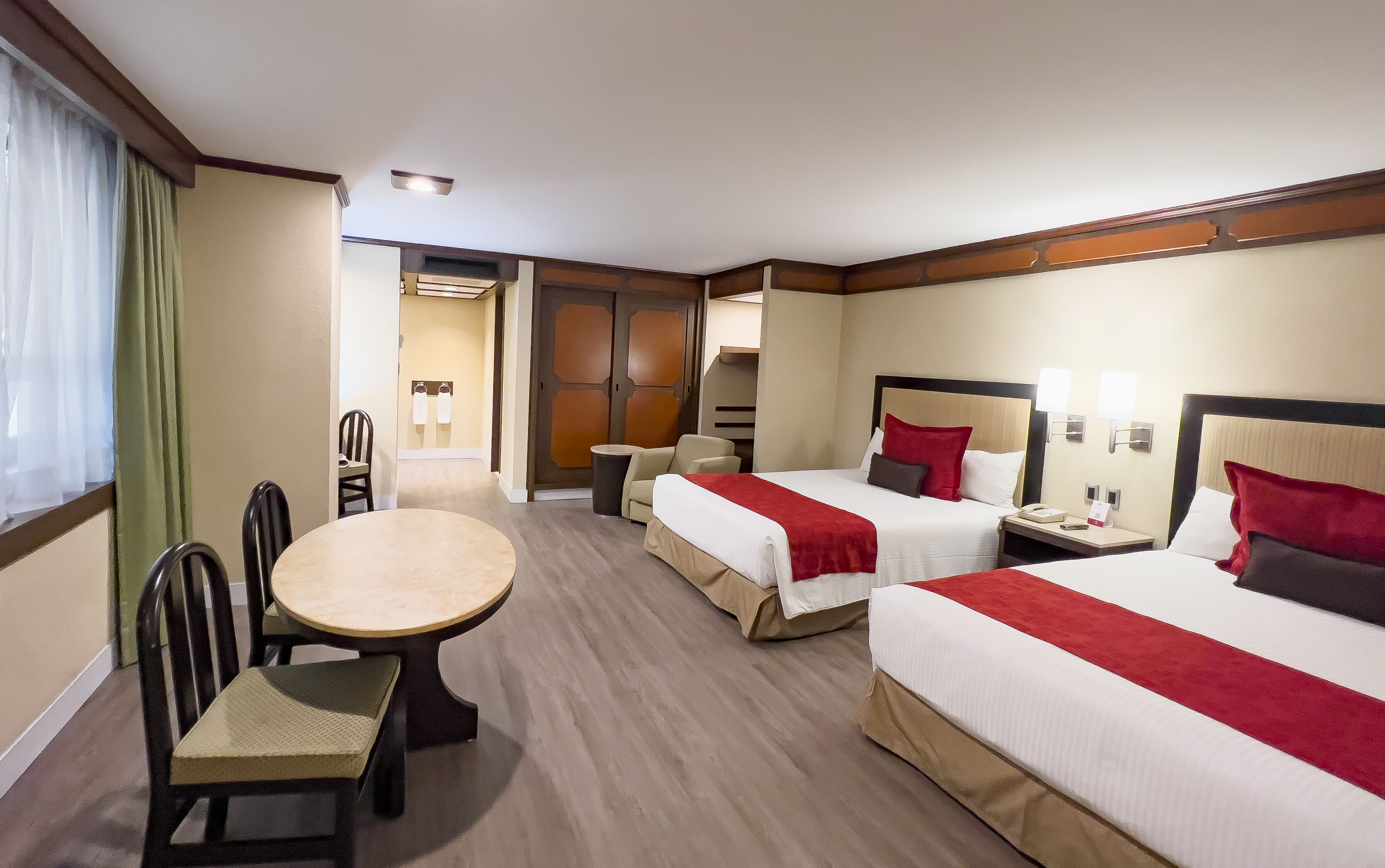 1 bedroom, individually decorated, individually furnished, desk