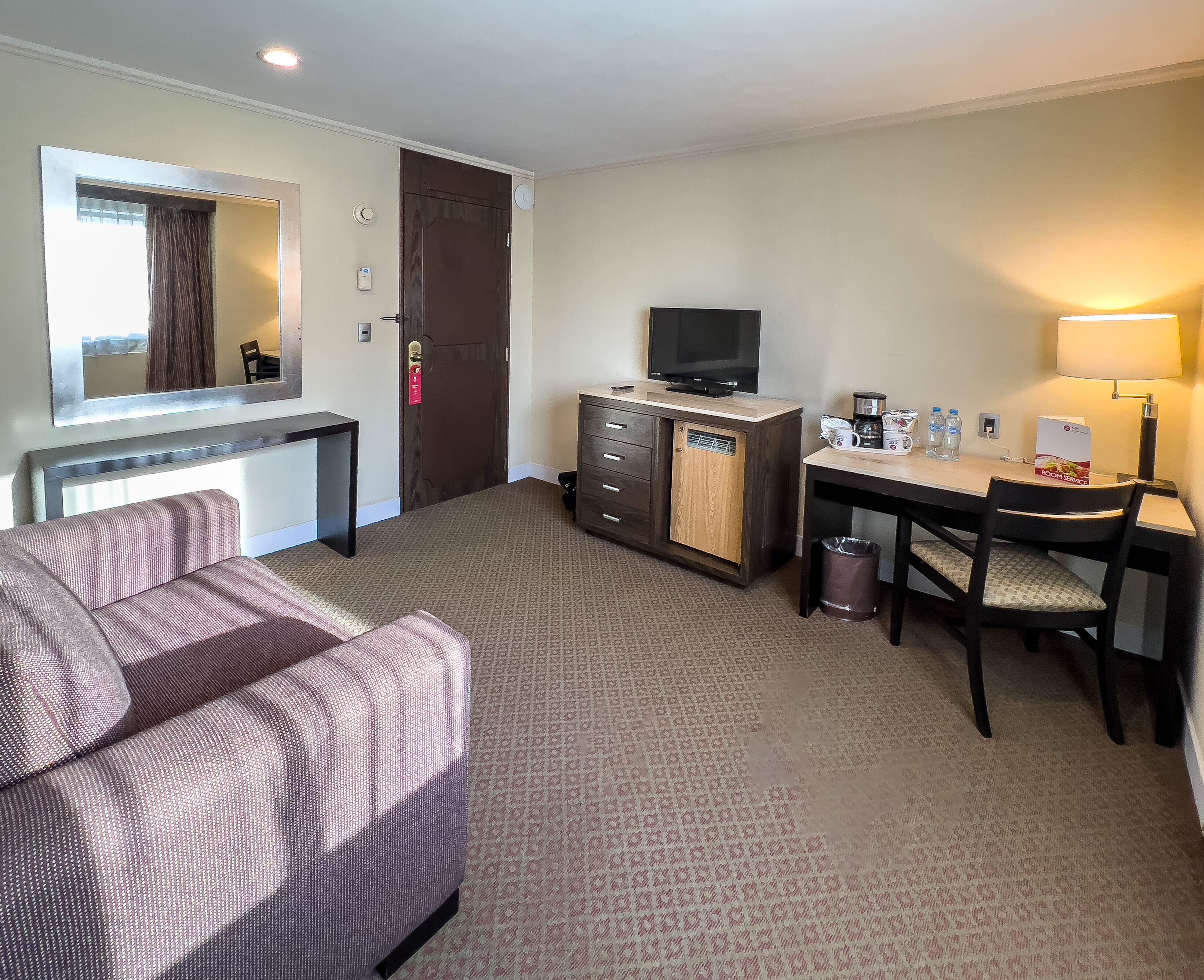 1 bedroom, individually decorated, individually furnished, desk