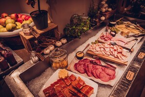 Daily buffet breakfast for a fee - Radisson Blu Aleksanteri Hotel, Helsinki (Helsinki)