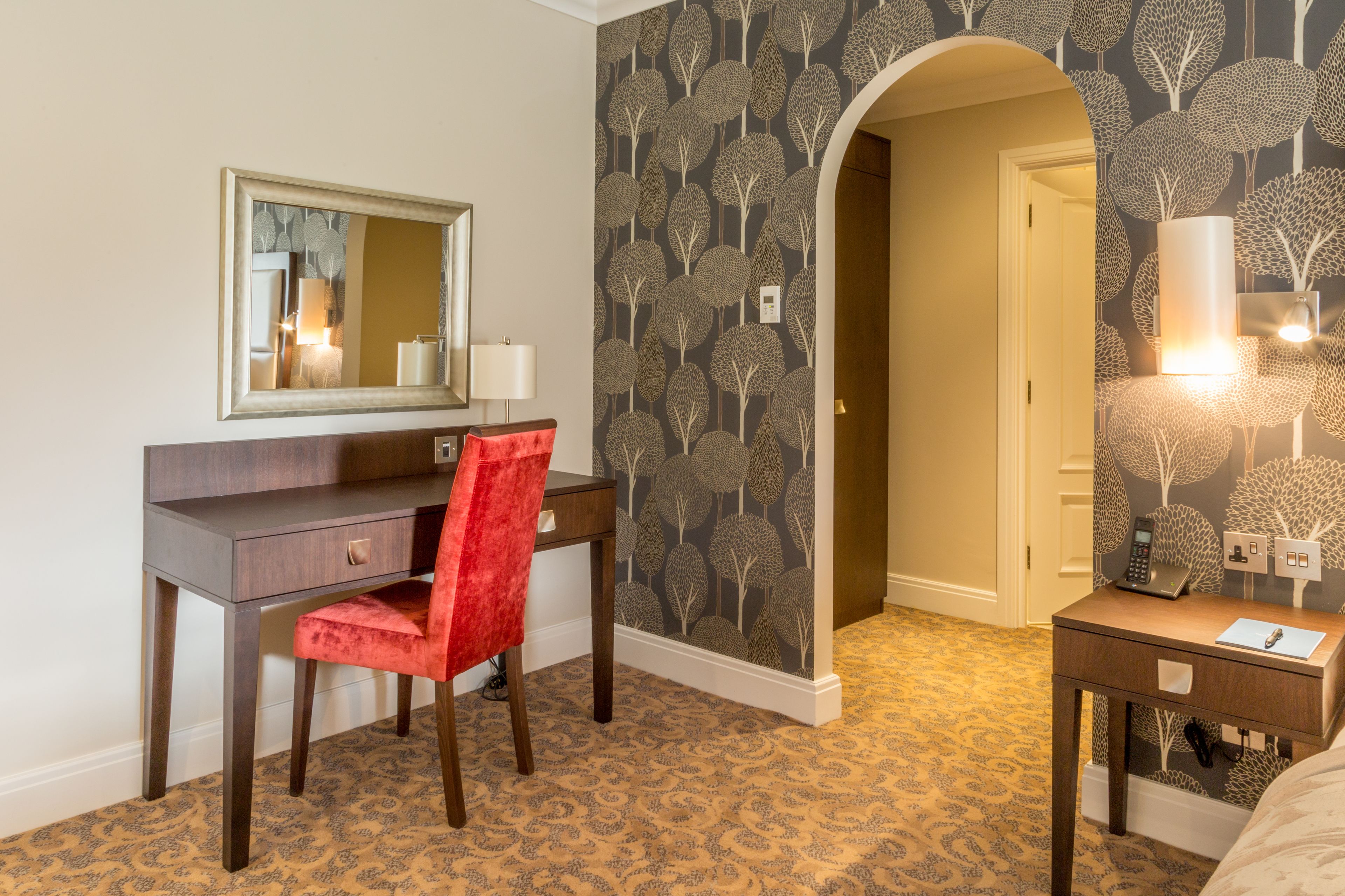 standard room, 1 king bed (deluxe bedroom) | 1 bedroom, egyptian cotton sheets, premium bedding, in-room safe