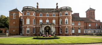 Oakley Hall Hotel