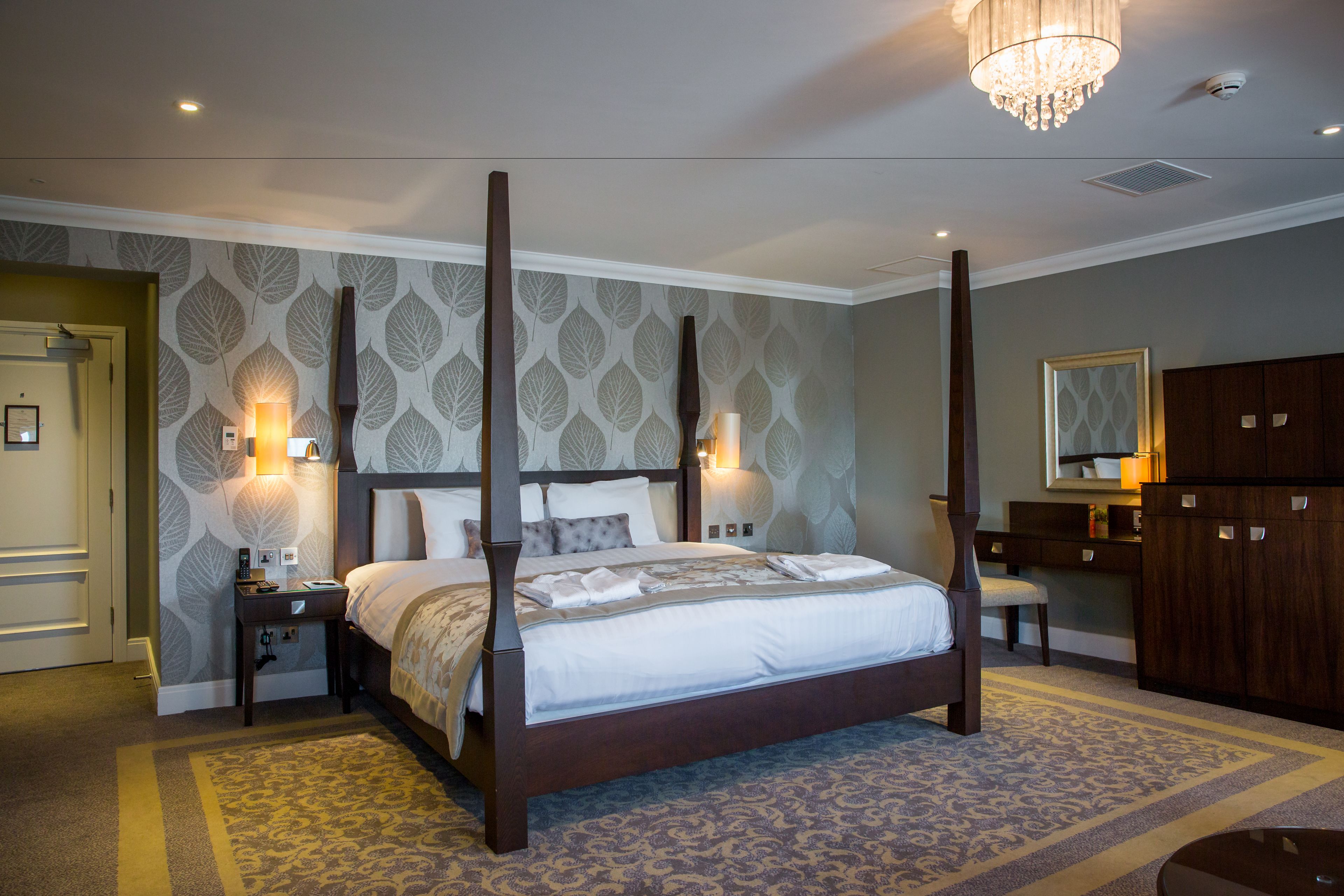 suite | 1 bedroom, egyptian cotton sheets, premium bedding, in-room safe