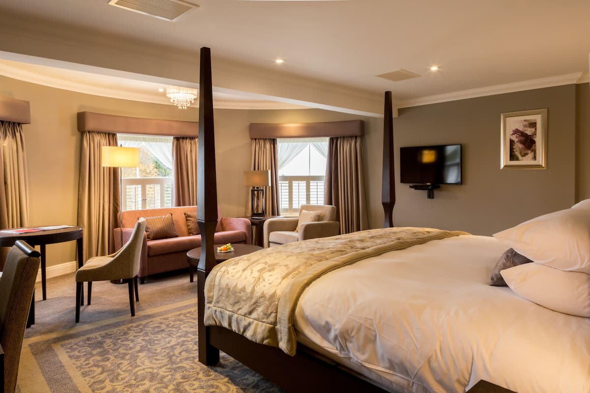 suite, 1 king bed (four poster suite) | 1 bedroom, egyptian cotton sheets, premium bedding, in-room safe