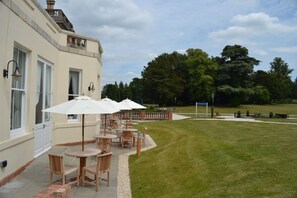 View from property - Oakley Hall Hotel (Basingstoke)