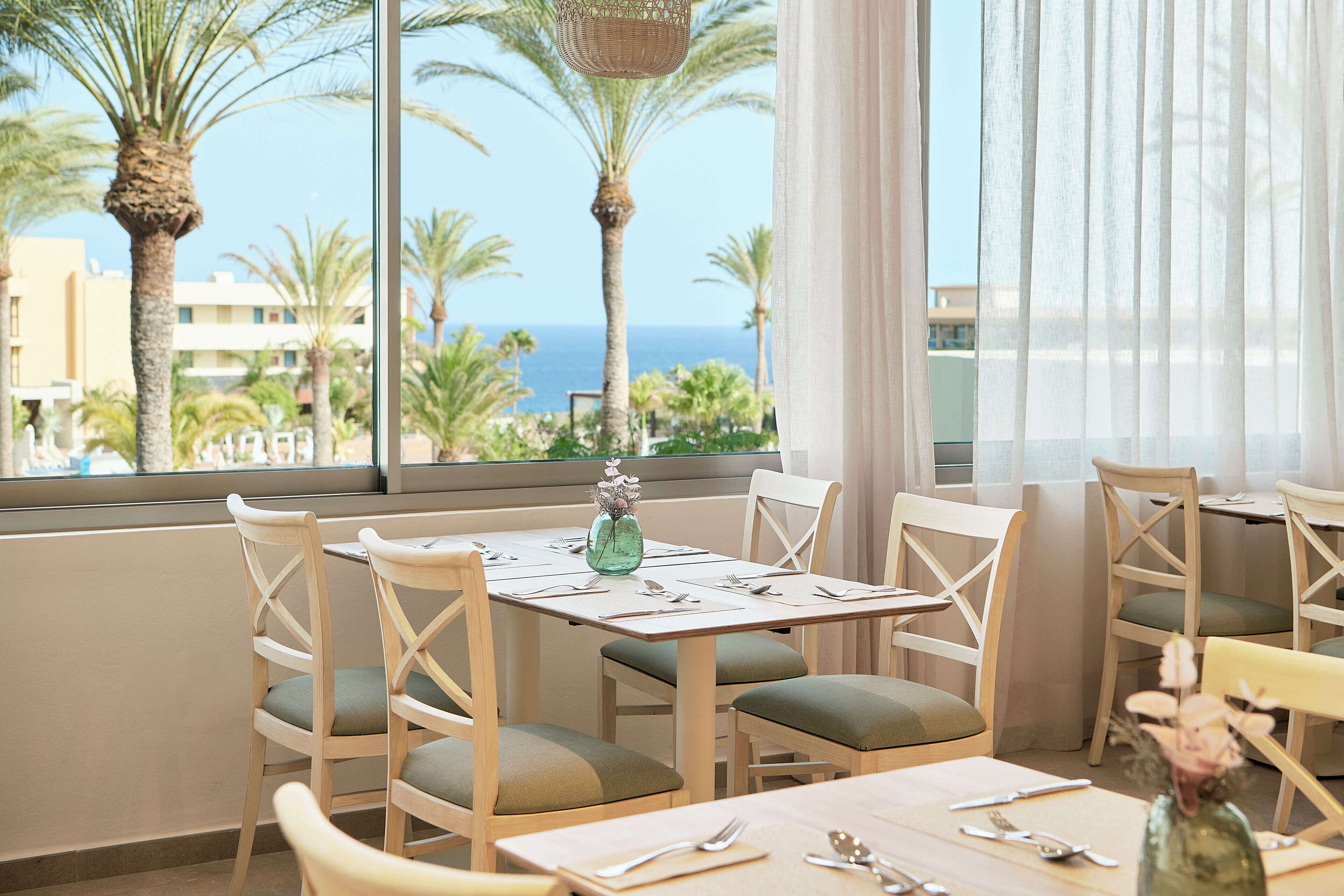 breakfast and dinner served, international cuisine