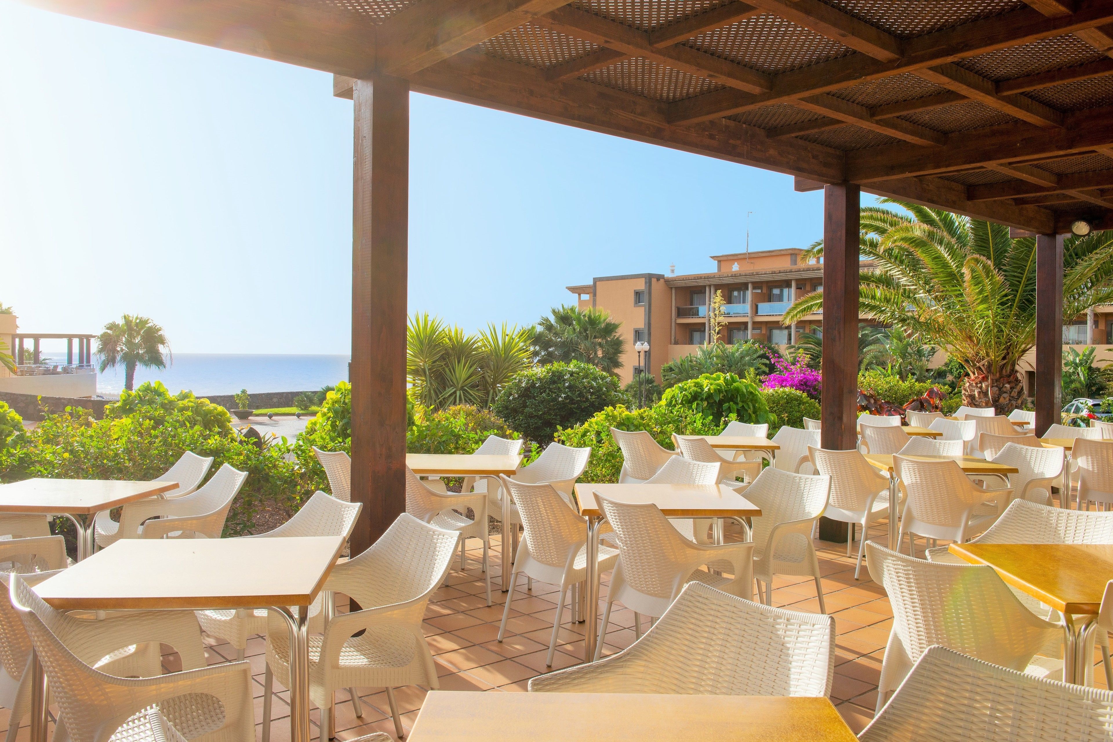 breakfast and dinner served, international cuisine