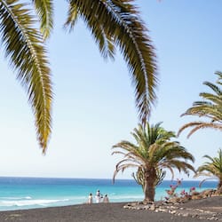 Beach nearby, sun loungers, beach umbrellas, beach towels