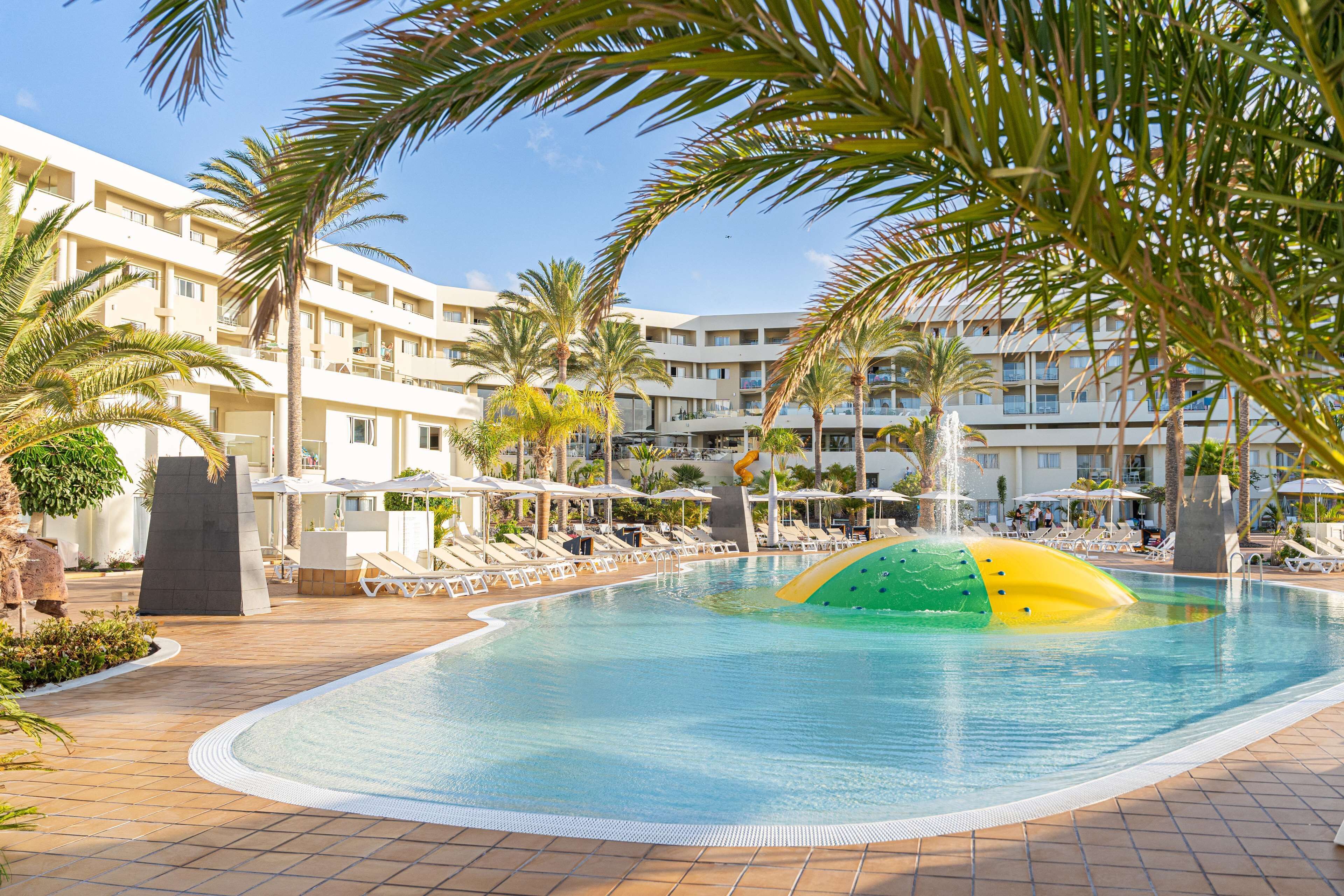 Indoor pool, 3 outdoor pools, pool umbrellas, sun loungers