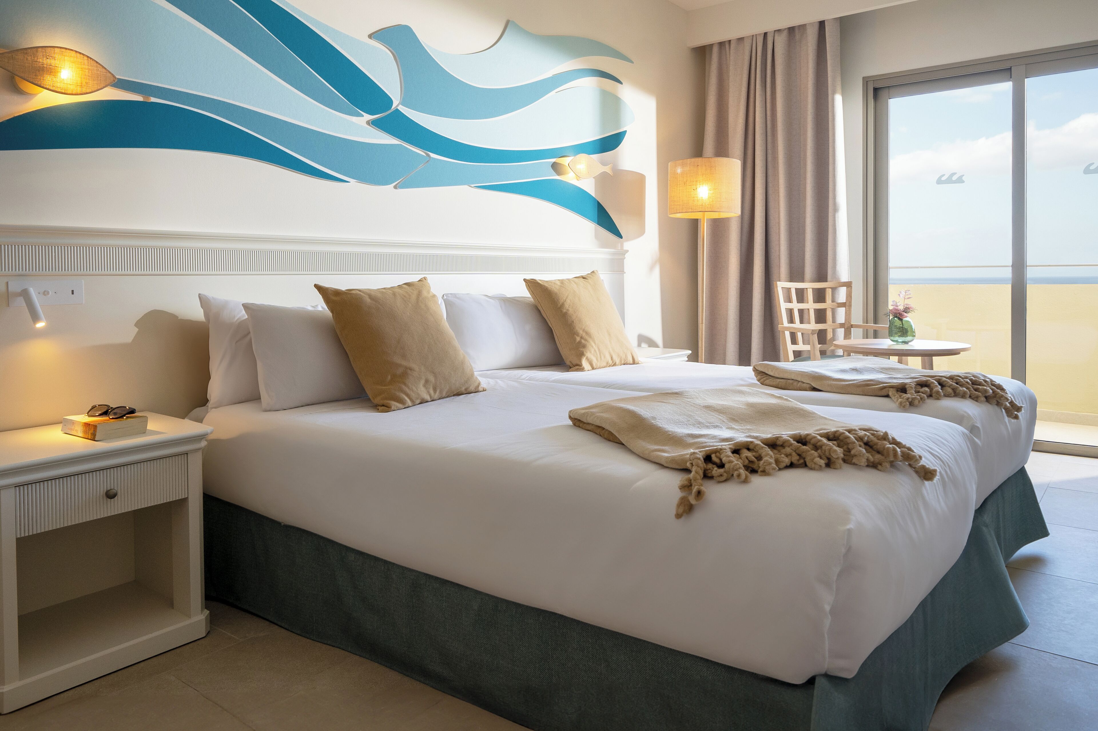 Frigobar, individualmente decorados, individualmente mobiliados