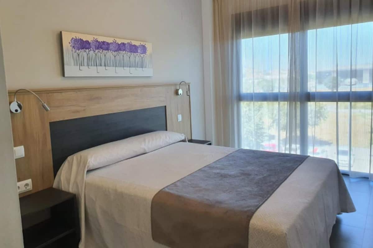 2 bedrooms, in-room safe, individually furnished, laptop workspace