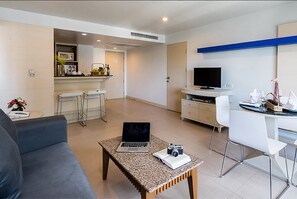 In-room dining - SUNSHINE VISTA (Pattaya)