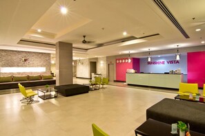 Lobby sitting area - SUNSHINE VISTA (Pattaya)