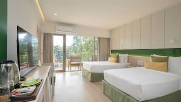 2-Bedroom Pool View | 高級寝具、ミニバー、セーフティボックス (室内)、客室ごとに異なるインテリア