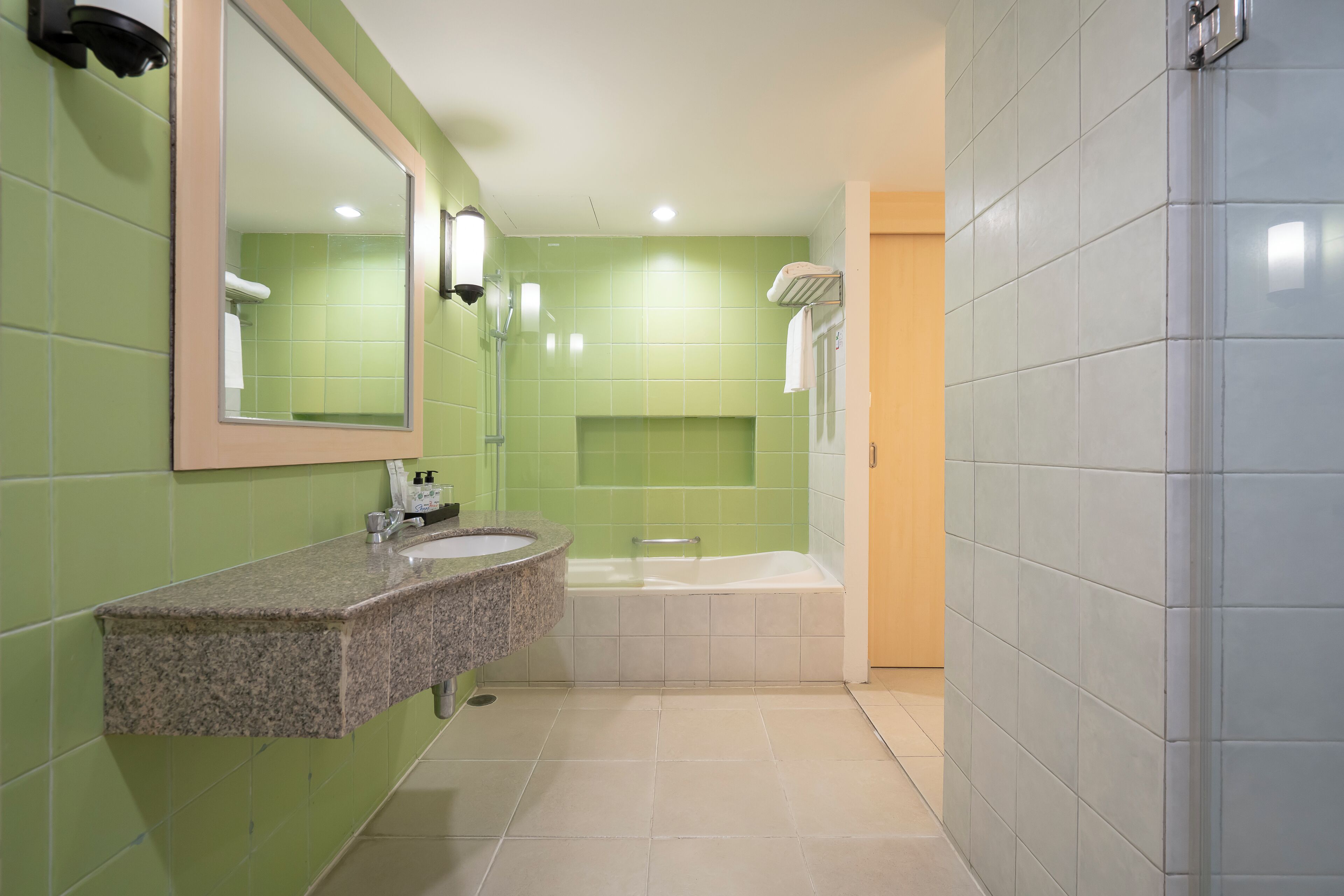 2-Bedroom Garden View | Bathroom | Free toiletries, hair dryer, towels