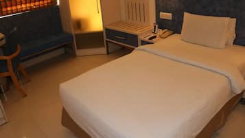Standard Room, 1 Queen Bed