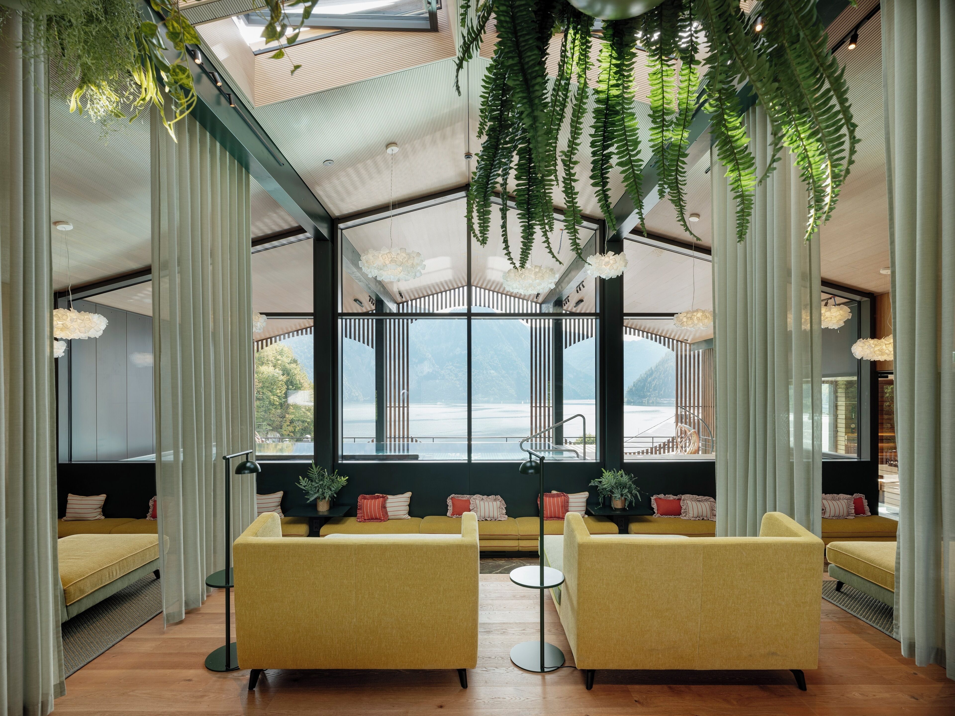 sauna, steam room, 1 treatment room, massages