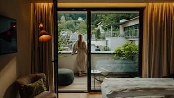Exclusive Room | Premium bedding, down comforters, minibar, in-room safe