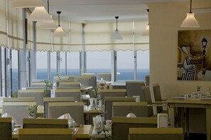 Breakfast, lunch and dinner served - Aspen Hotel Istanbul (Istanbul)