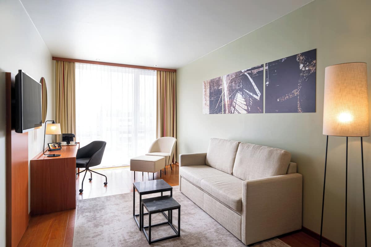 Suite (Large) | In-room safe, desk, blackout drapes, soundproofing