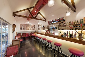 Bar (en la propiedad)