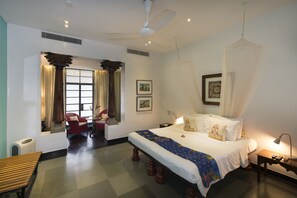 Premium bedding, minibar, in-room safe, individually decorated - The Malabar House (Kochi)