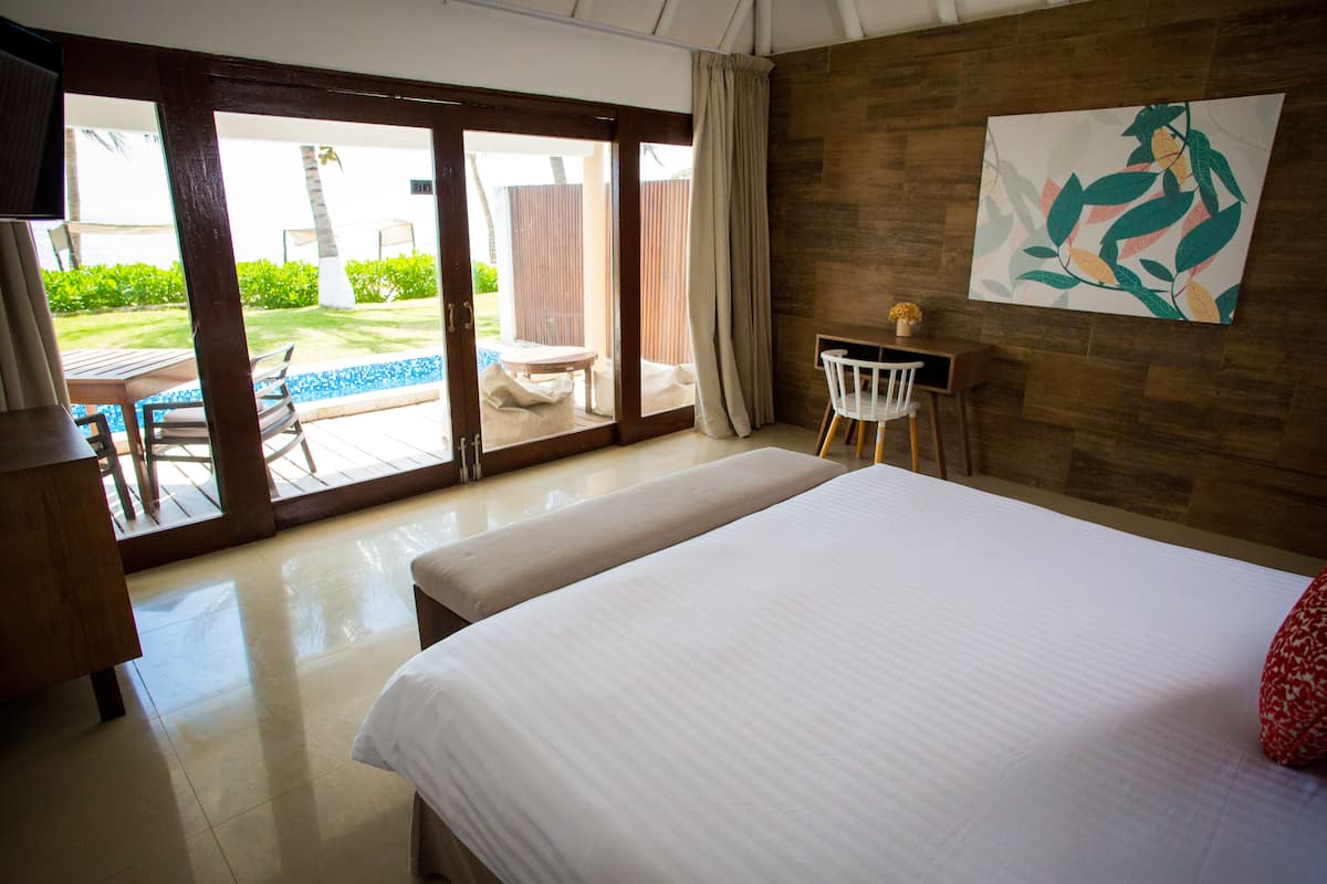 1 bedroom, down comforters, blackout drapes, iron/ironing board