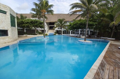 Le Reve by MIJ Beachfront Hotel