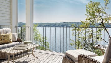 Luxury-Zimmer, Seeseite | Terrasse/Patio