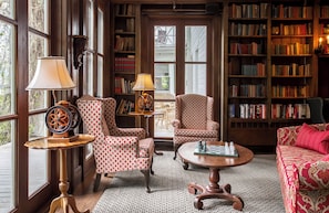 Library - Manoir Hovey (North Hatley)