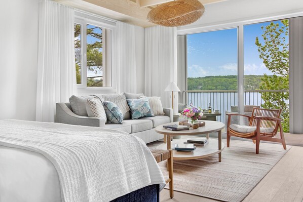 Suite (Beau Rivage) | Premium bedding, down comforters, pillowtop beds, in-room safe