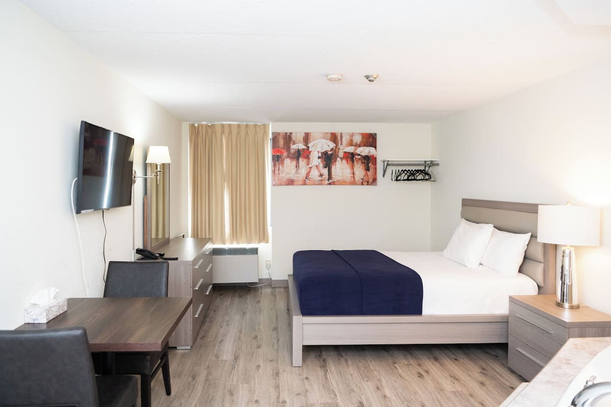 Room, 1 Katil Ratu (Queen) (Heart Shaped Jacuzzi) | Peralatan tempat tidur premium, katil Select Comfort, meja