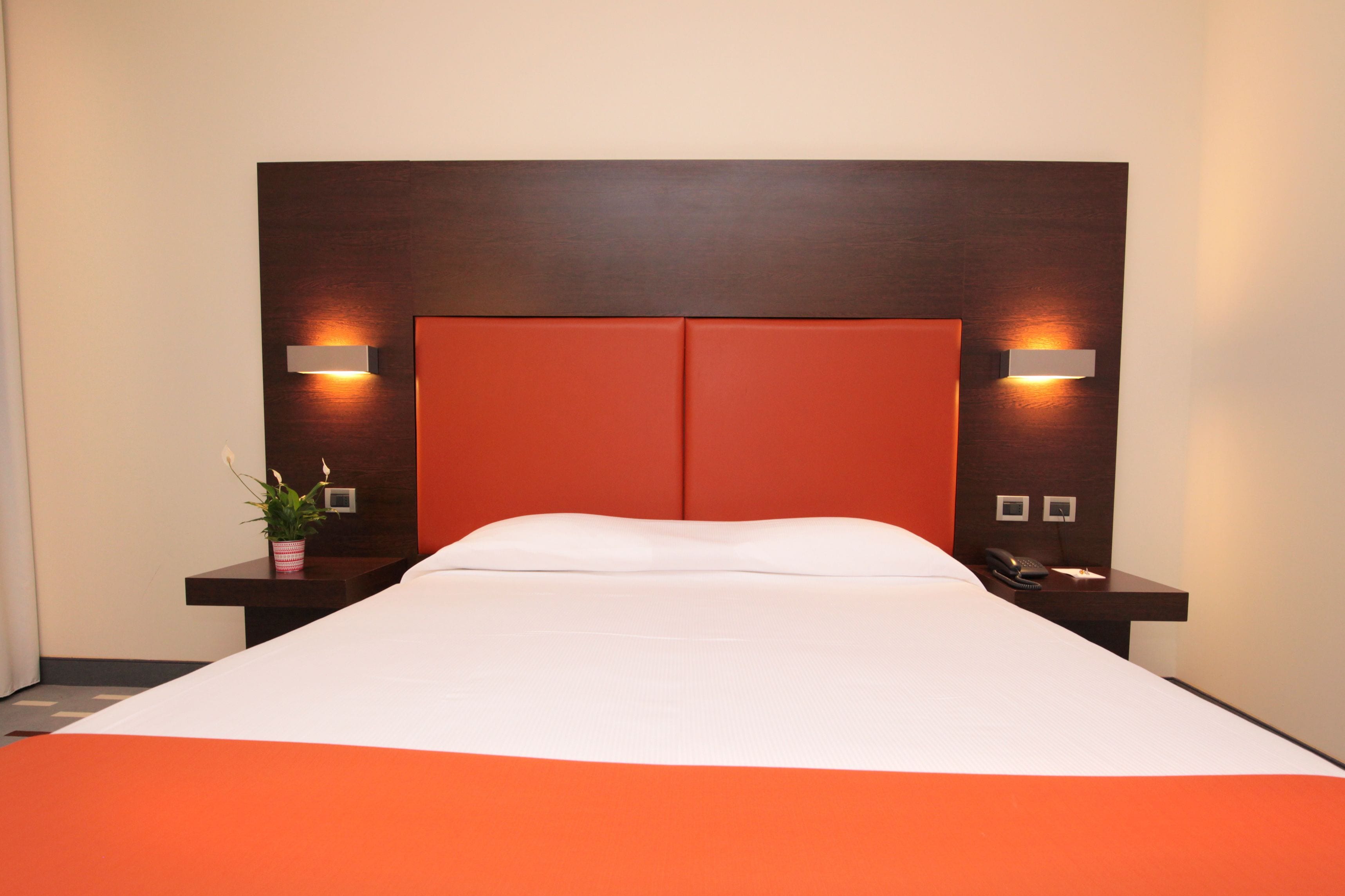 standard double or twin room | 1 bedroom, minibar, in-room safe, desk
