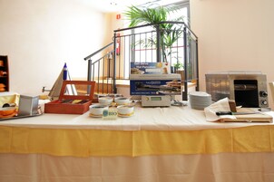 Daily buffet breakfast for a fee