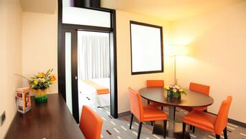 Suite | Minibar, una cassaforte in camera, una scrivania, insonorizzazione