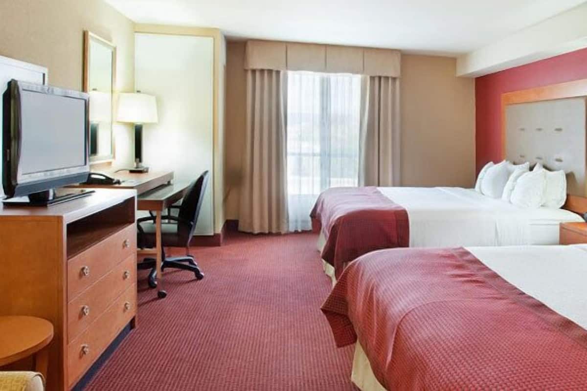 1 bedroom, in-room safe, desk, blackout drapes