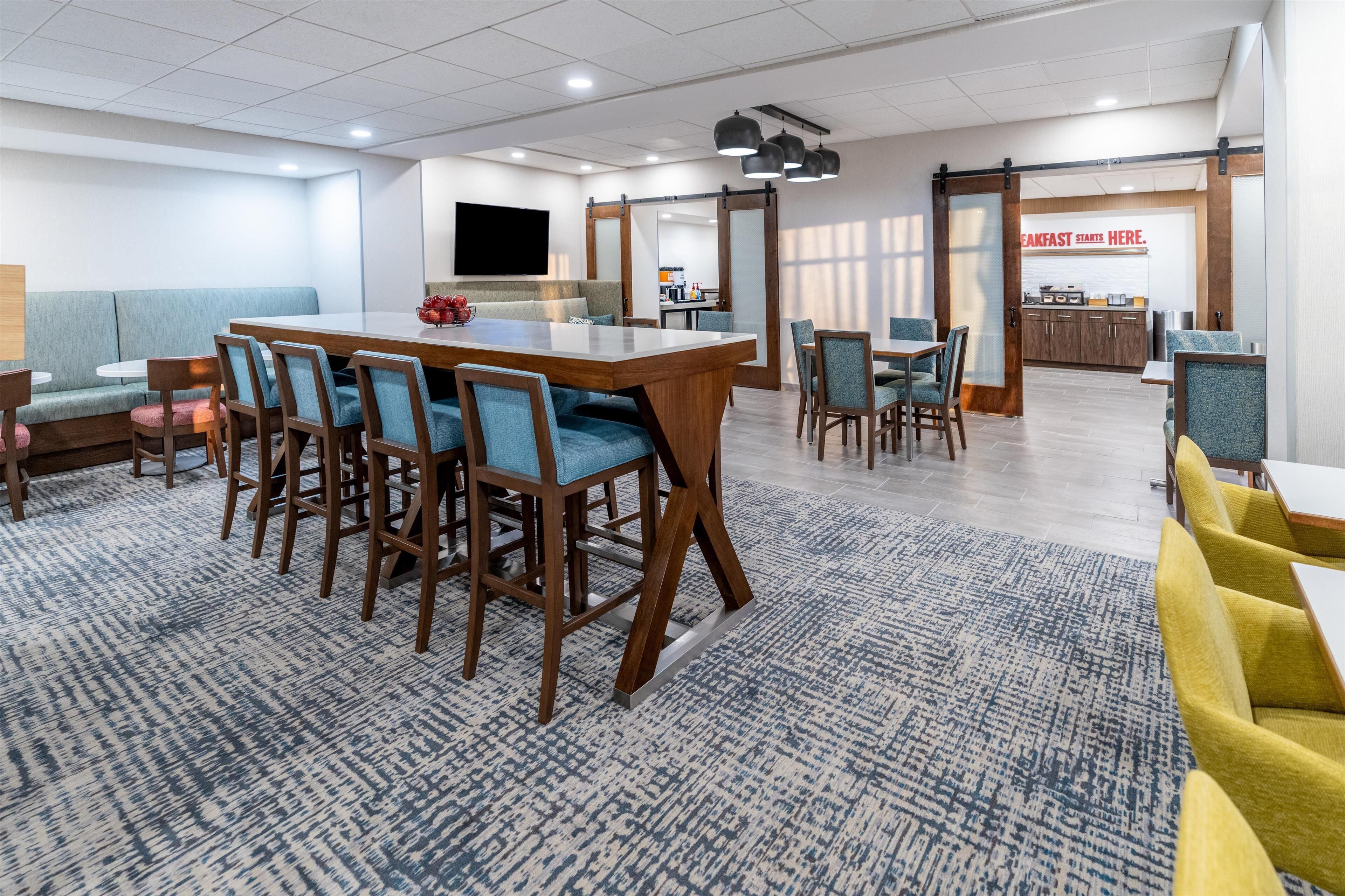 free daily self-service breakfast