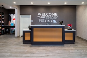 Reception - Hampton Inn Kansas City Northeast (Kansas City)