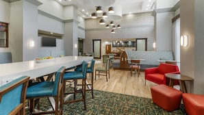 Breakfast area - Hampton Inn & Suites Atlanta Airport West/Camp Creek Pkwy (Atlanta)