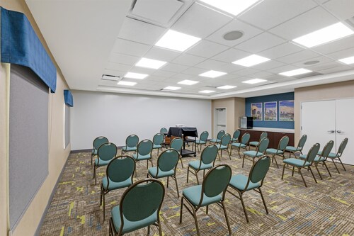 Hampton Inn & Suites Atlanta Airport West/Camp Creek Pkwy