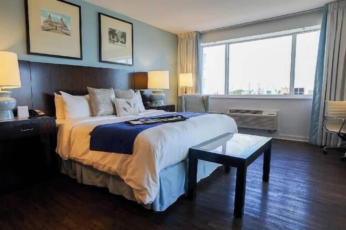 Premium bedding, in-room safe, individually furnished, desk
