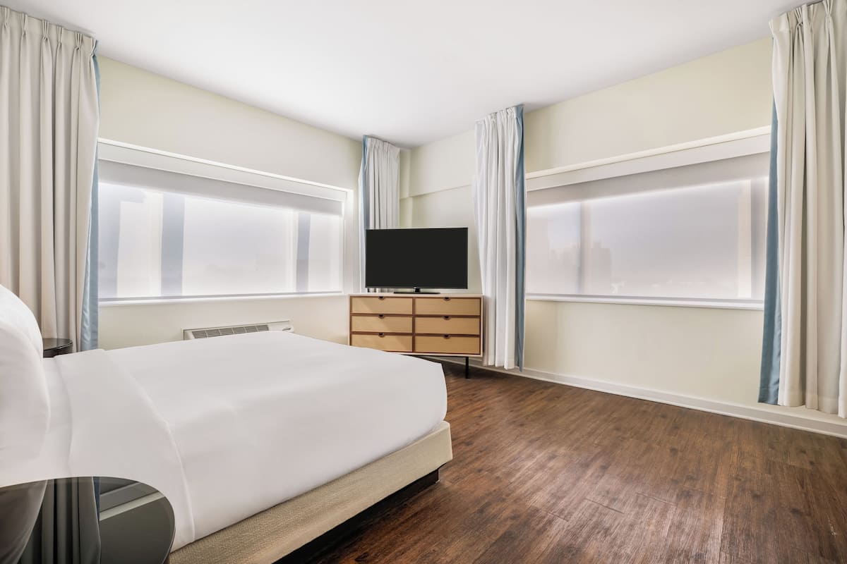 Premium bedding, in-room safe, individually furnished, desk