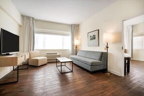 Premium Suite, 1 Bedroom | Living area