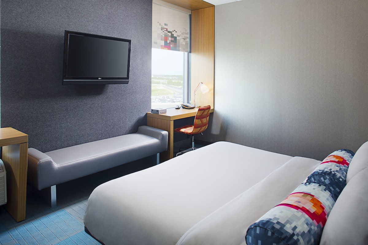 In-room safe, desk, laptop workspace, blackout curtains