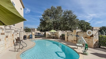 Seasonal outdoor pool, pool umbrellas, sun loungers