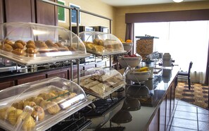 Tägliches inbegriffenes kontinentales Frühstück