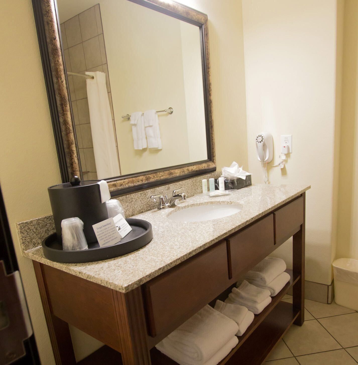 Bathroom | Combined shower/bathtub, hair dryer, towels, soap