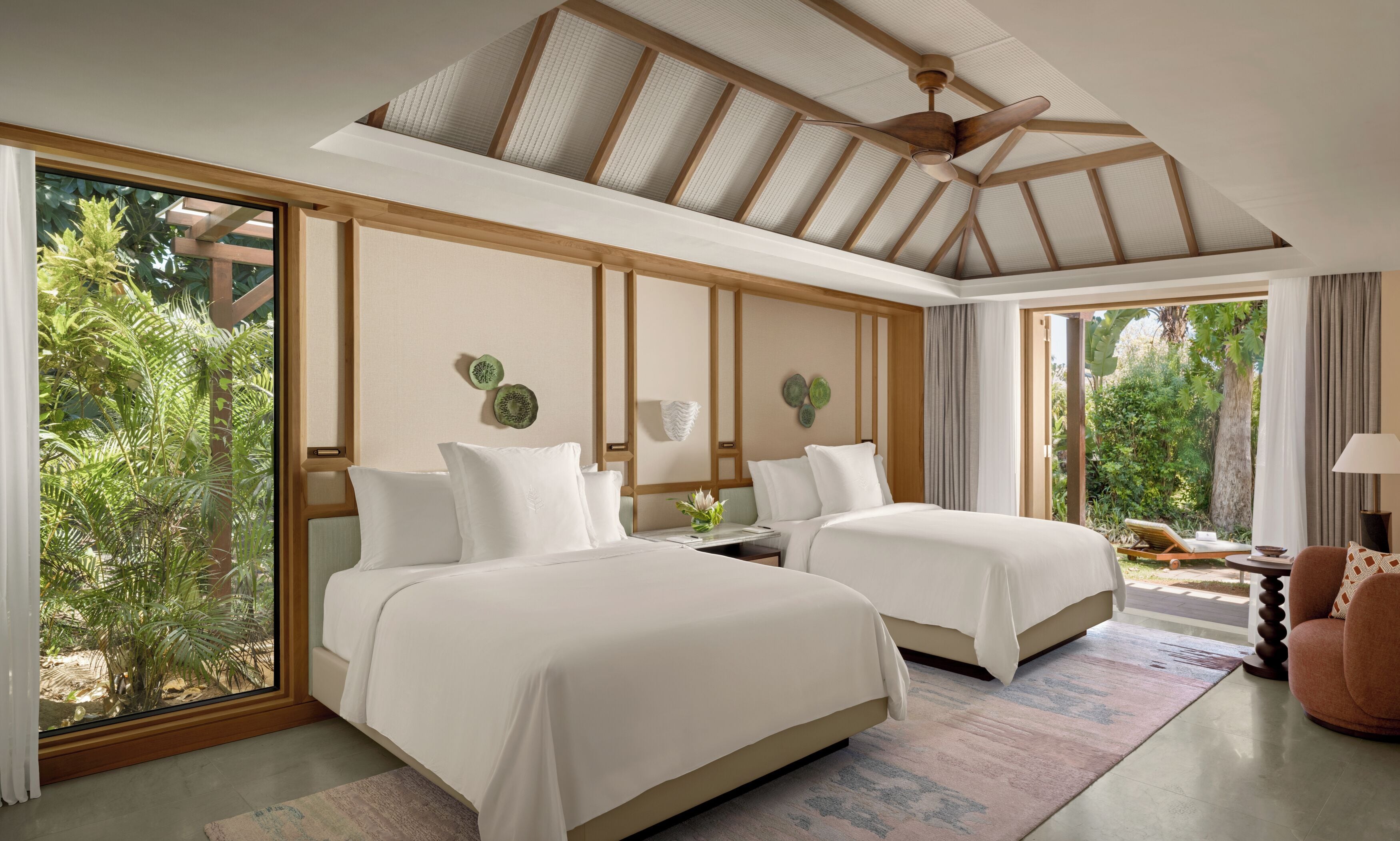 Hypo-allergenic bedding, down comforters, pillowtop beds, minibar