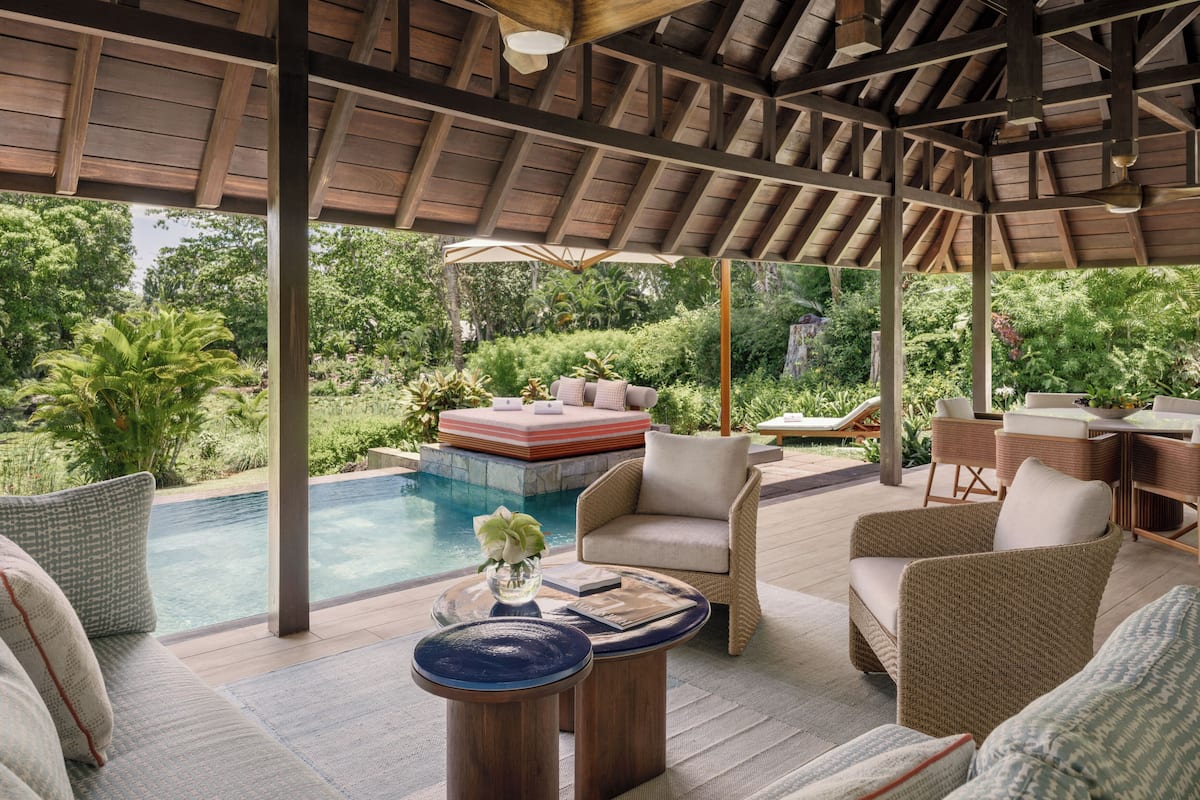 Two Bedroom Garden Pool Villa | 低過敏寢具、羽絨被、舒適加層、迷你吧